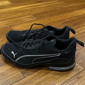 Puma Men's Softfoam Optimam Comfort Black and Silver Athletic Shoes